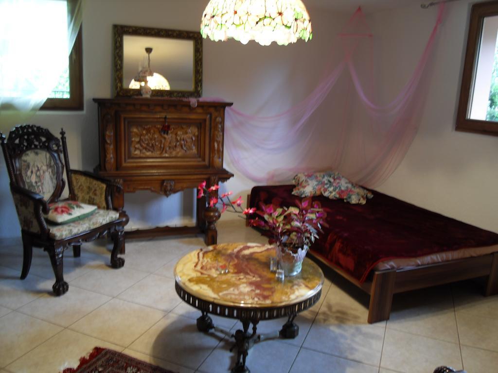 Bed&Breakfast In Flueh Hofstetten-Fluh Pokój zdjęcie